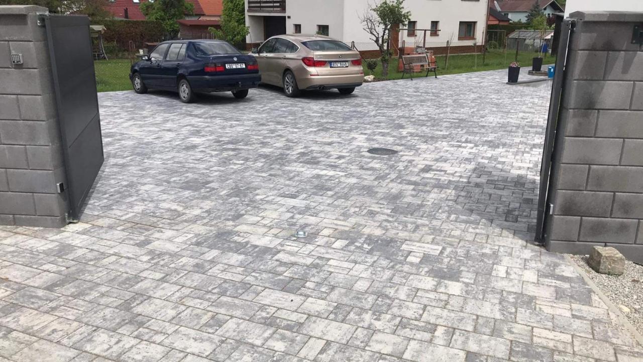 Apartman Gabriela Roudne Ngoại thất bức ảnh